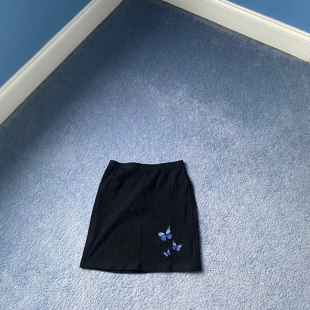 black mini skirt